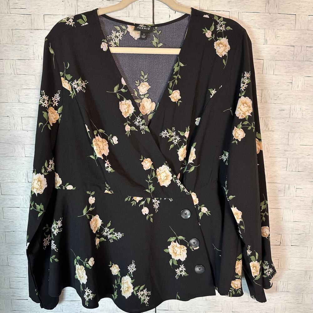 Torrid blouse black yellow flowers‎ peplum side button balloon sleeve plus size